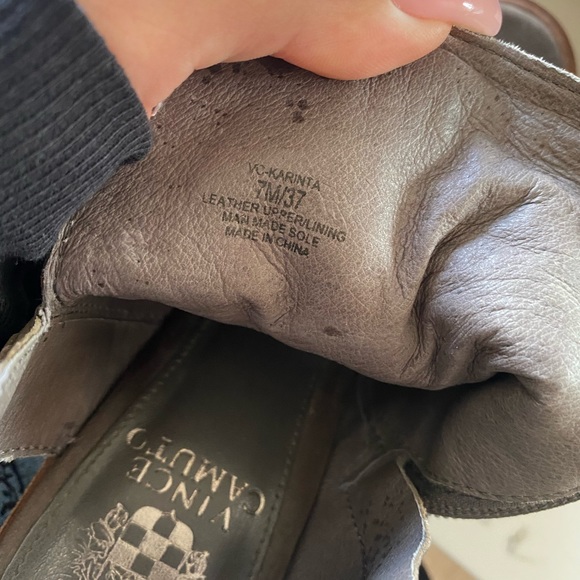 VINCE CAMUTO Women’s Dark Brown Karinta Ankle Bootie 7 - Picture 4 of 6